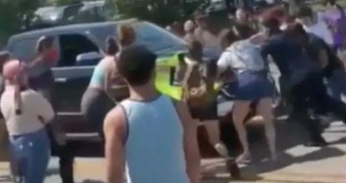 成人优美踩水坑视频,成人踩水坑的绝美瞬间